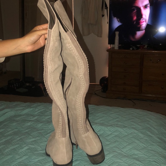 never worn - Picture 3 of 3